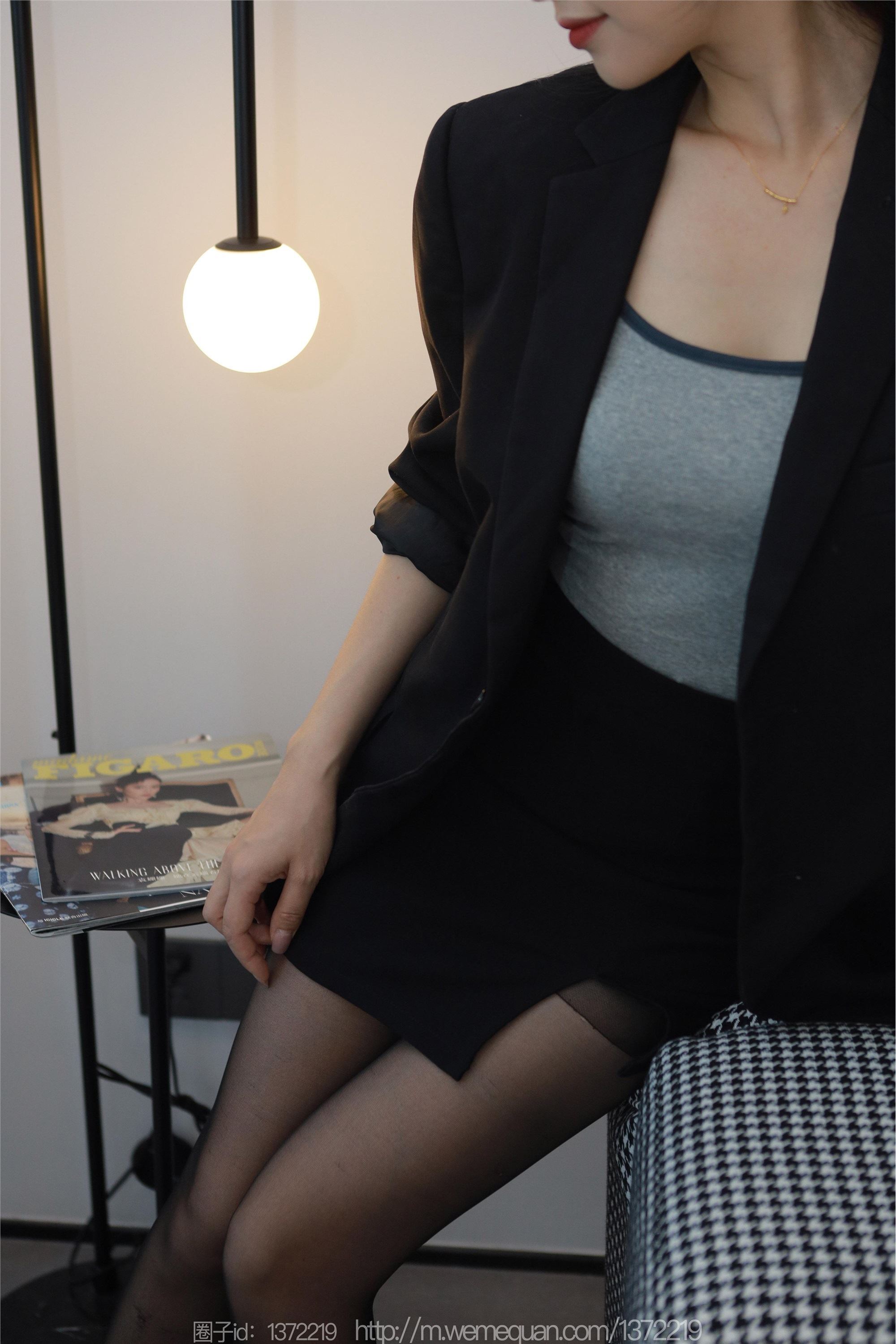 IESS异思趣向  2023.07.27 丝享家 1491 小婕《黑金高跟鞋》